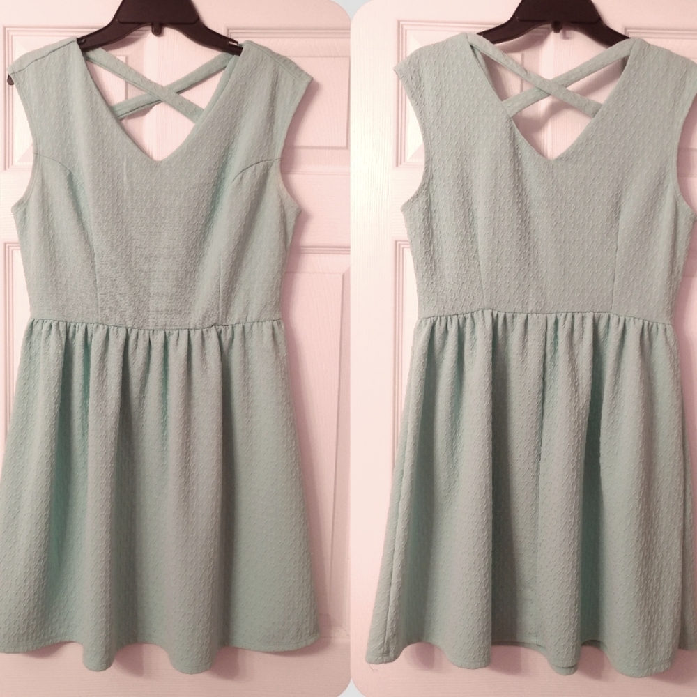 NO BOUNDARIES Size L Aqua Stretchy Cutout Dress